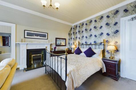 CAM03481G0-PR0018-STILL008