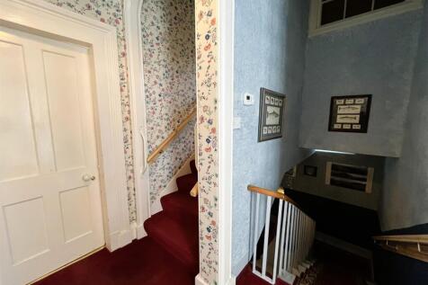 STAIRCASE &amp; LOWER LANDING