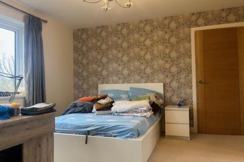 Bedroom 1 - 2ndpic.jpg