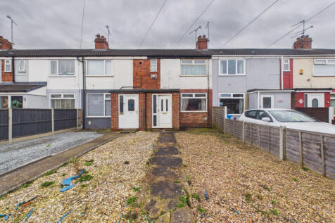 Three bedroom mid-terrace house - For sale by auc