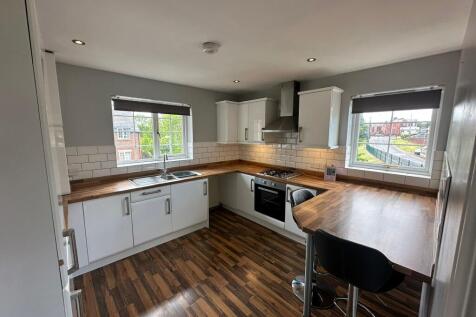 Low Road West, Warmsworth, DONCASTER photo 3