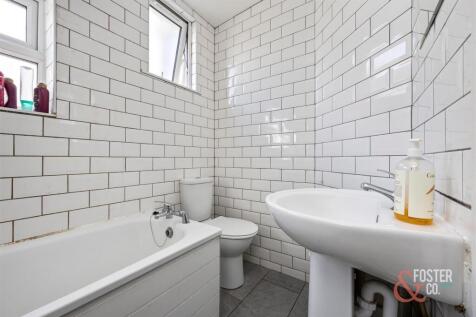 Whippingham Road, 22 (upstairs flat)-006.JPG