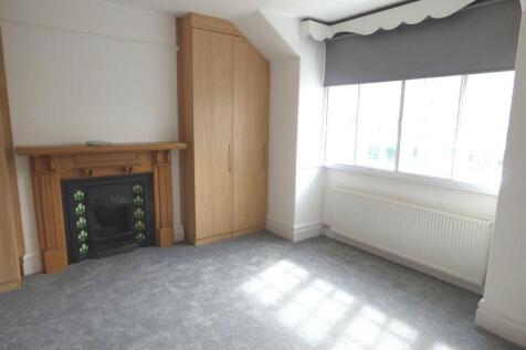 Westgate, Hale, Cheshire. WA15 9BA photo 4