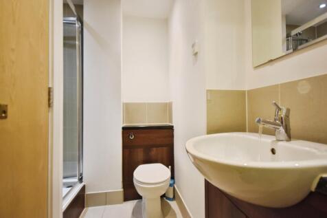 pbox-bathroom-344117.JPG