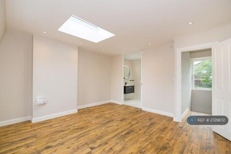 Master Bedroom (2nd Floor)