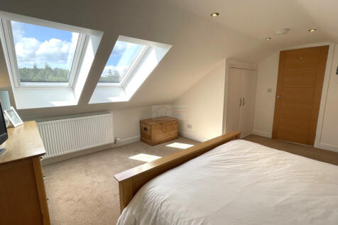 Master Bedroom1b.JPG