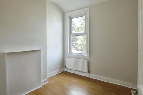 Nursery Road, THORNTON HEATH photo 5