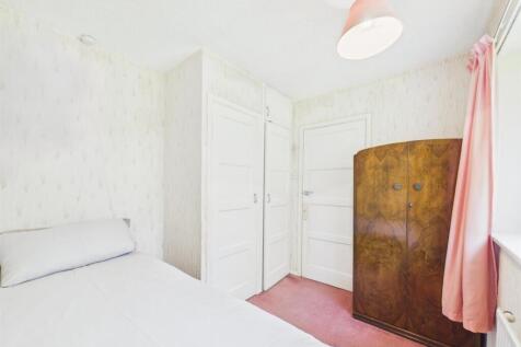 Bedroom:
