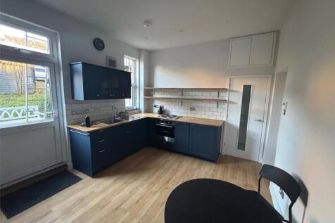 Greystones Lodge, Bath Road, Stroud, Gloucestershire, GL5 photo 3