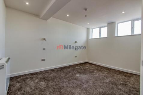 Broadway North, Pitsea, SS13 photo 4