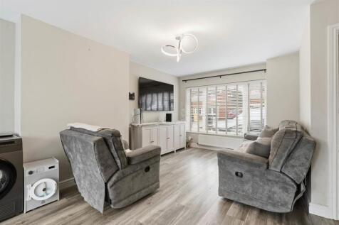 21 Benn Road (15 of 27).jpg