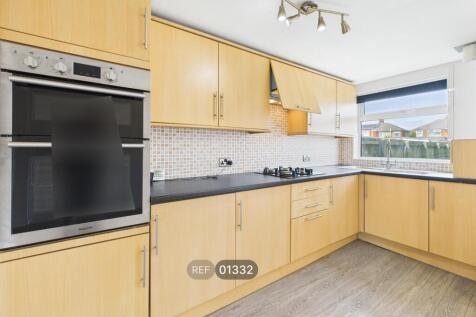 Kitchen / Dining area