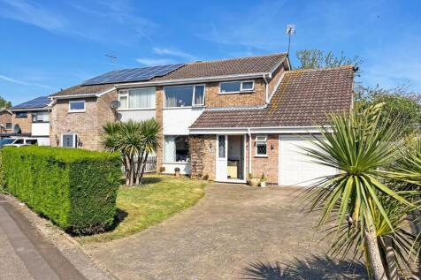 Peterborough, PE3 - property photo