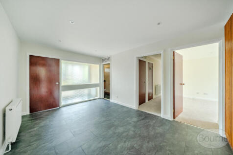 2b89bda8-bade-4b8...