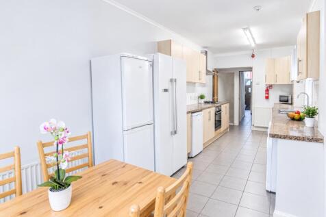 81 Holberry Gardens, Broomhall photo 4