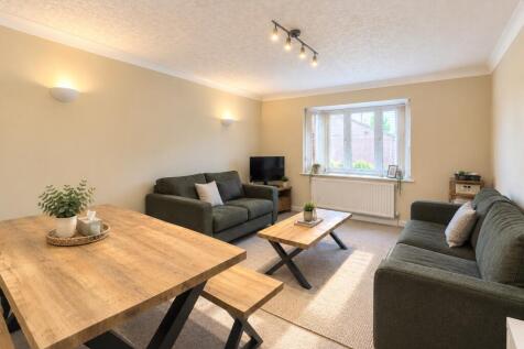 Three Bed Terrace House - Student