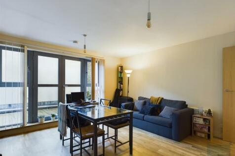 CAM02525G0-PR0032-ST