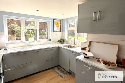 VC_Est-23 Cheyne Close, Bromley-2