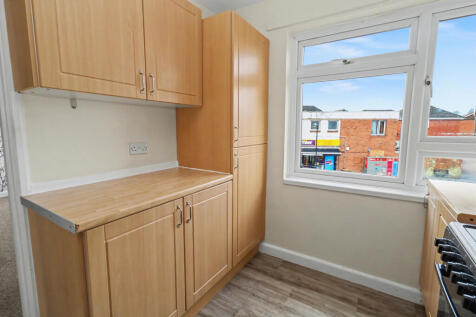 Summerlands Road, Fair Oak photo 4