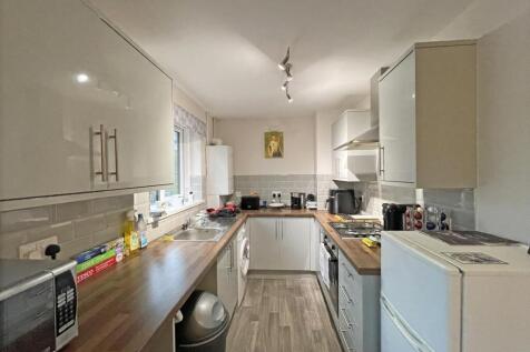 Mosses Court 6 - Kitchen.jpg