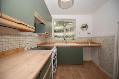 Shearing Close, Gedling, Nottingham photo 3