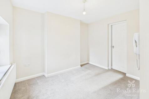 Beech Lane, Macclesfield, Cheshire, SK10 photo 3