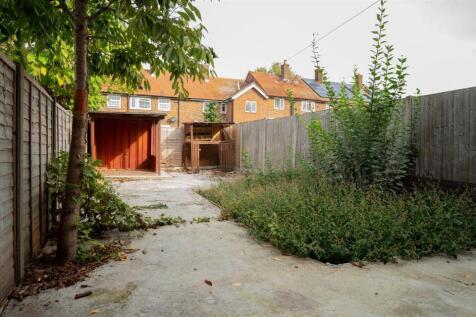 Bletchingley Close, Merstham - Final Images - Ralp