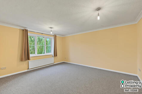 Yeomanry Close, Epsom, Surrey, KT17 4DD photo 4