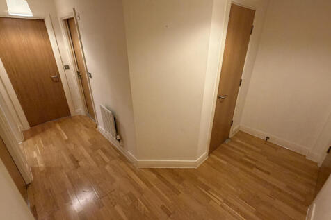68LH-Hallway-002