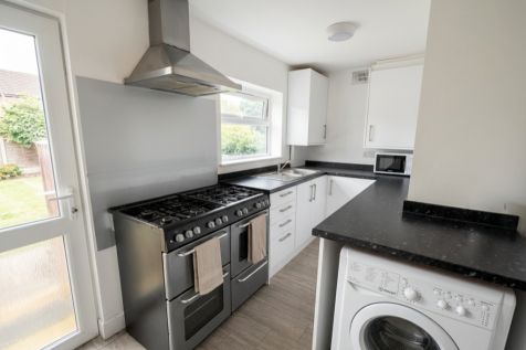 6 Forfield Place, Leamington Spa photo 3