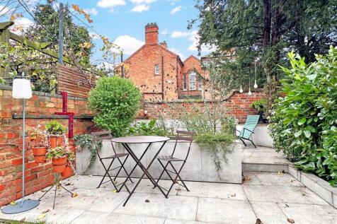 Paved Seating Area 713