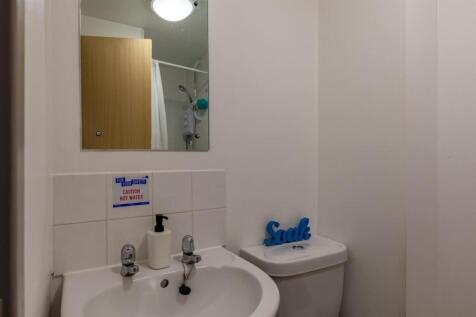 STUDENT ONLY | 51/44 WEEKS | LEICESTER | LE2 photo 3