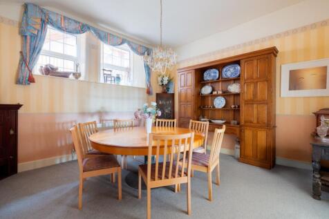 6814ca212b3ed_Cockmoyle-24