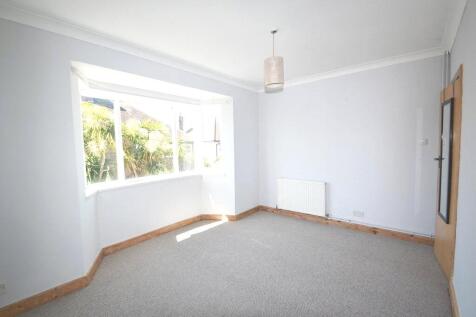 Hurst Avenue, Worthing, BN11 photo 4