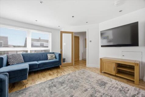 09-5_BARRHILL_DRIVE_KIRKINTILLOCH_009.jpg