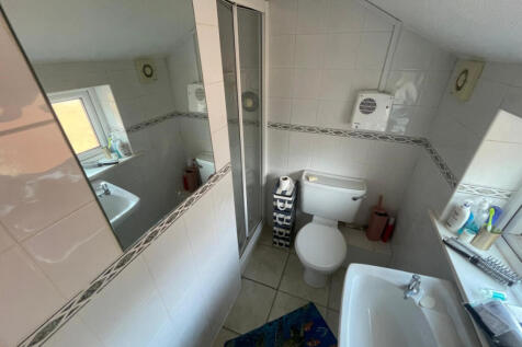 Flat 10, 224-226 Hornby Road