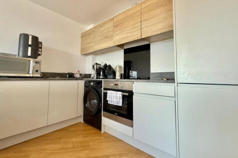 Wimborne Road, Poole, Dorset, BH15 photo 4