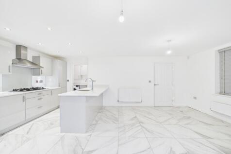 CAM02023G0-PR0190-STILL009