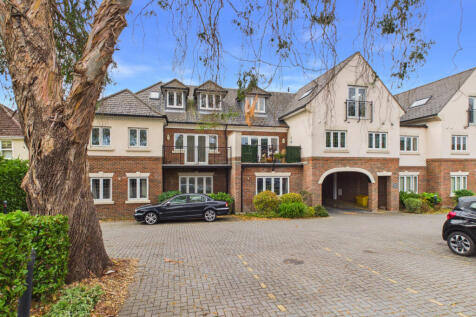 Impressive Two Bedroom Apartment To Rent