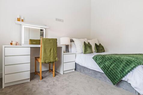 Plenty of room for a large double, storage and a dressing table