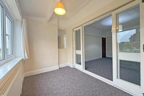 Seacroft Road 14 - Dining Area 2.jpg