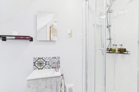 CAM03481G0-PR0104-STILL068