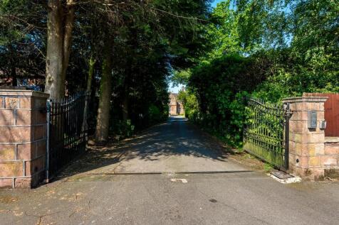 Gated Entrance into Dumbreeze Grove