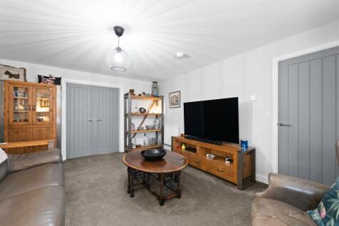 2 Edale Drive-17.jpg