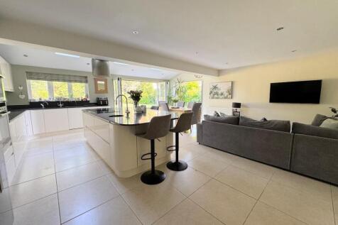 LIVING DINING KITCHEN