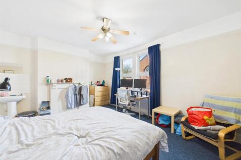 19- HMO and Building Plot for Auction, Southville.