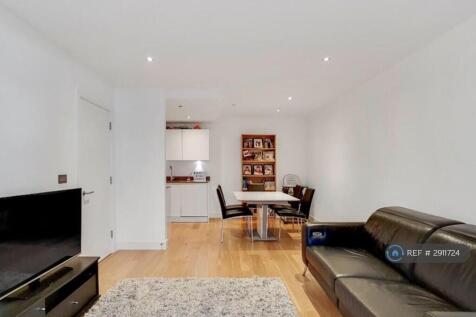 Living Room (2)