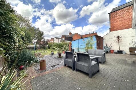 Private Block Paved Seating Area 760