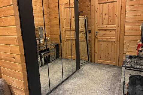 dressing area.jpg