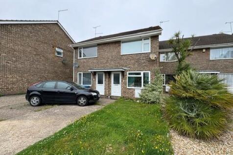 20 SANDYHURST NEW PIC MAIN FRONT.jpg